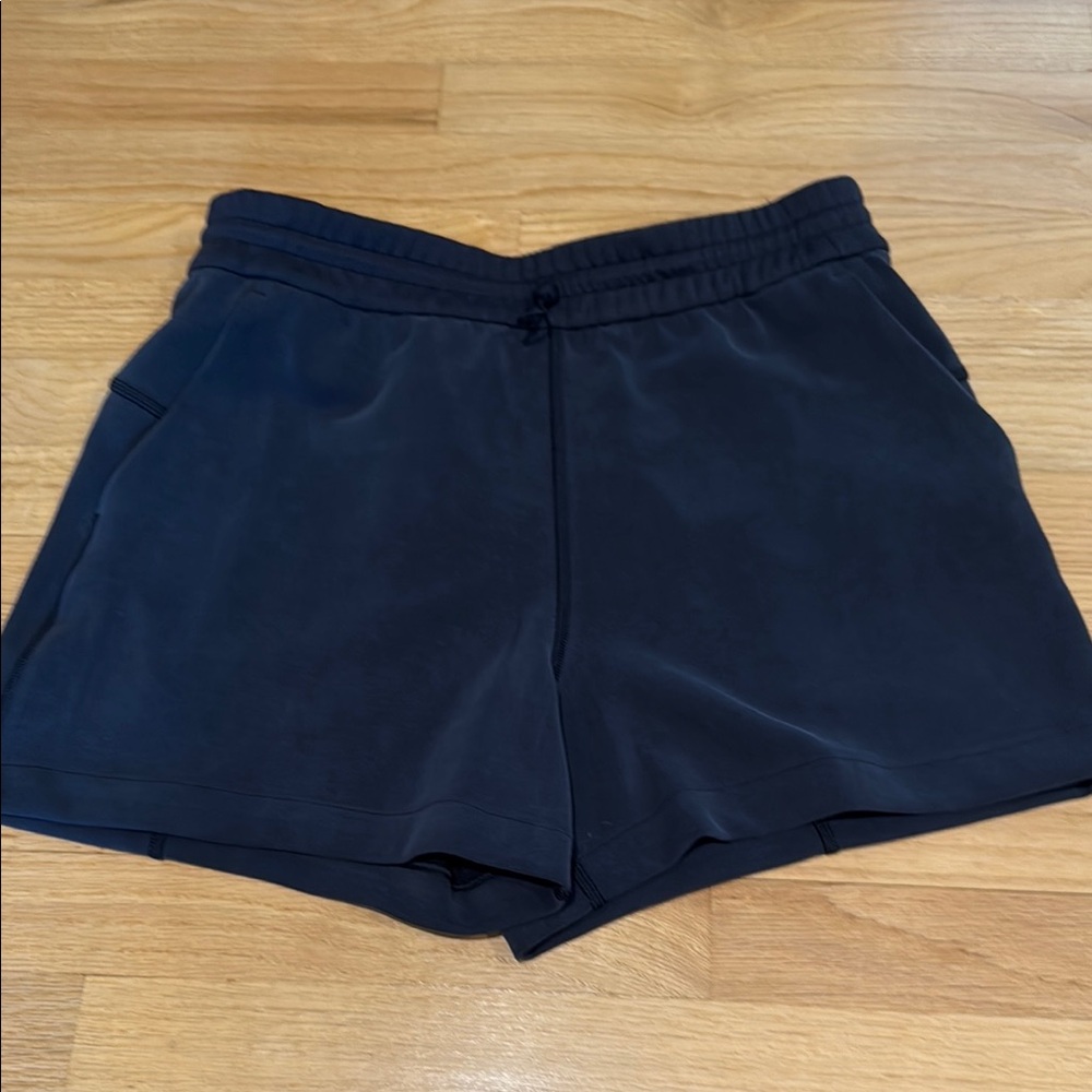 Women's Lululemon SoftStream High Rise Black Shorts 4” inseam new